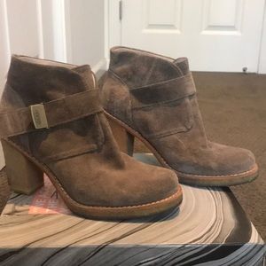 Ugg tan suede booties
